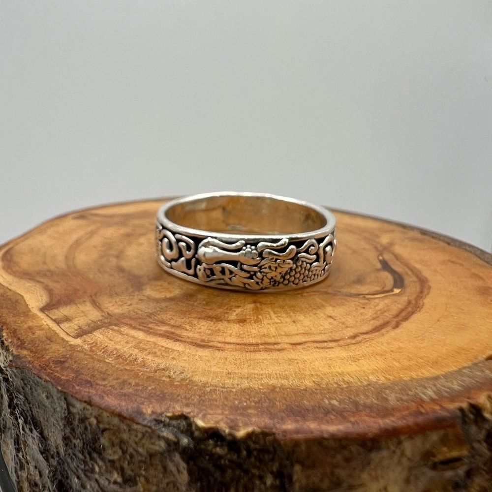 Sterling Silver Etched Dragon Ring - Size 11.75